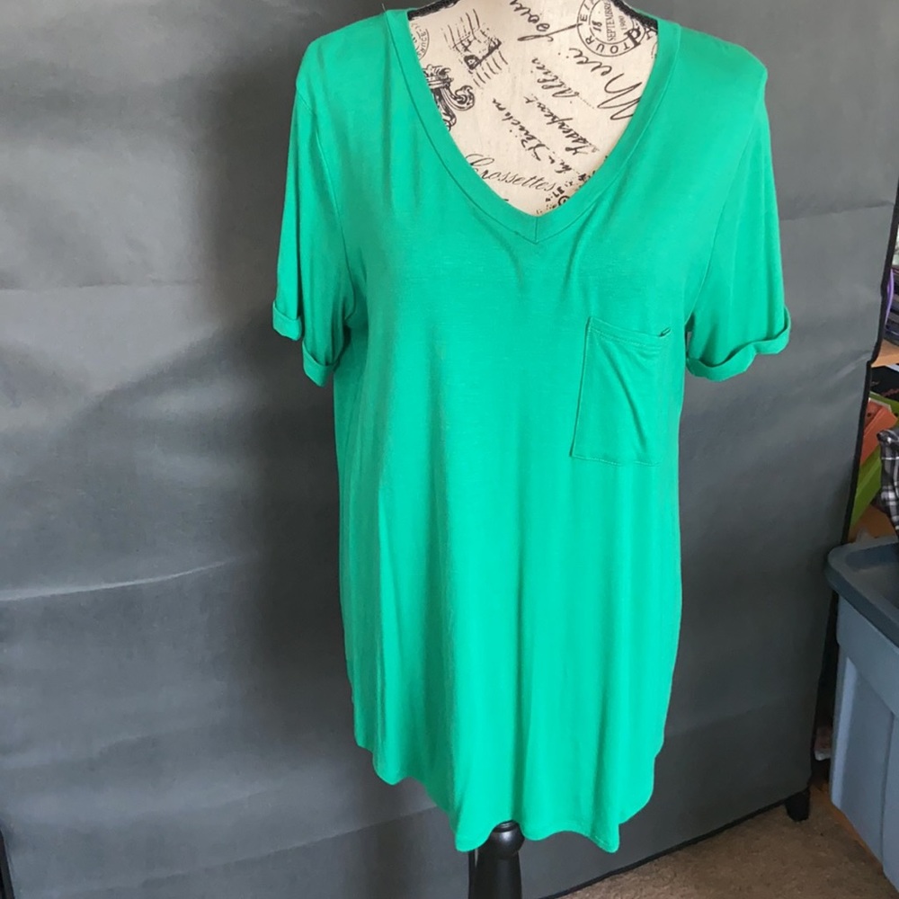 V neck pocket tee